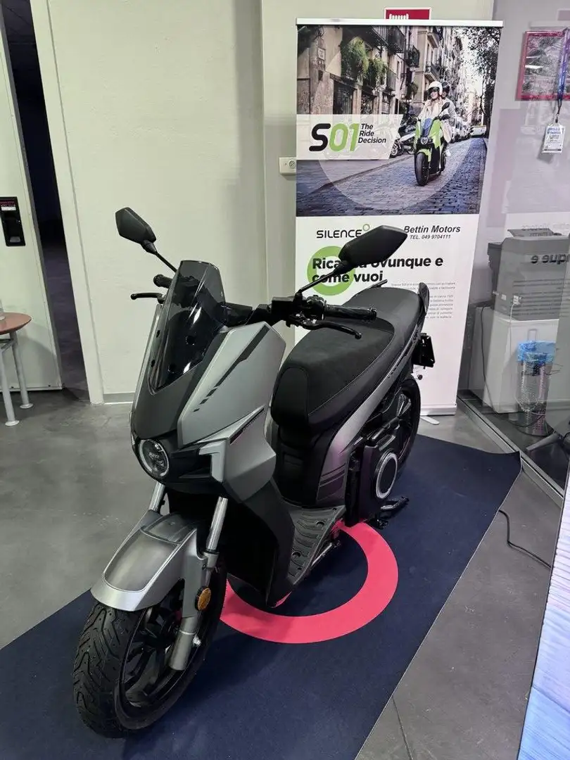 Silence S01 Plus e-scooter 5.6kWh L3e Gri - 2