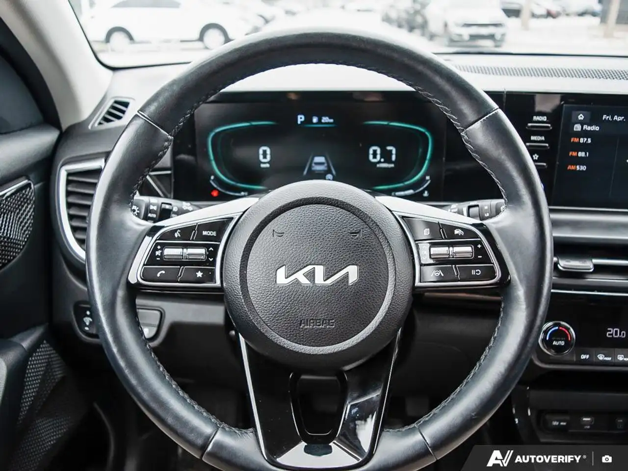 Kia Seltos снимка Kia Seltos