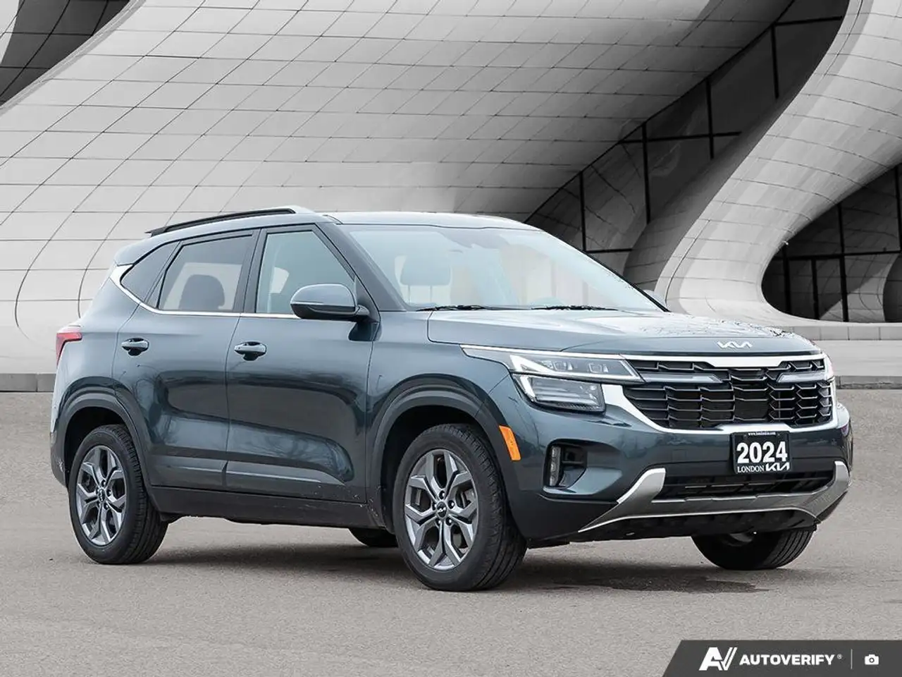 Kia Seltos снимка Kia Seltos