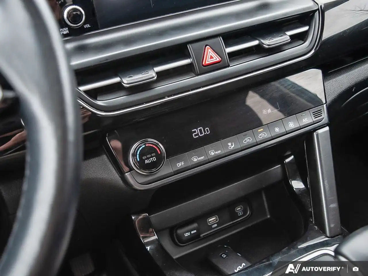 Kia Seltos снимка Kia Seltos