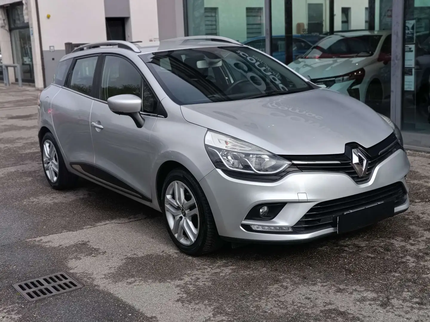 Renault Clio Clio Sporter 1.5 dci energy Zen 90cv Zilver - 2