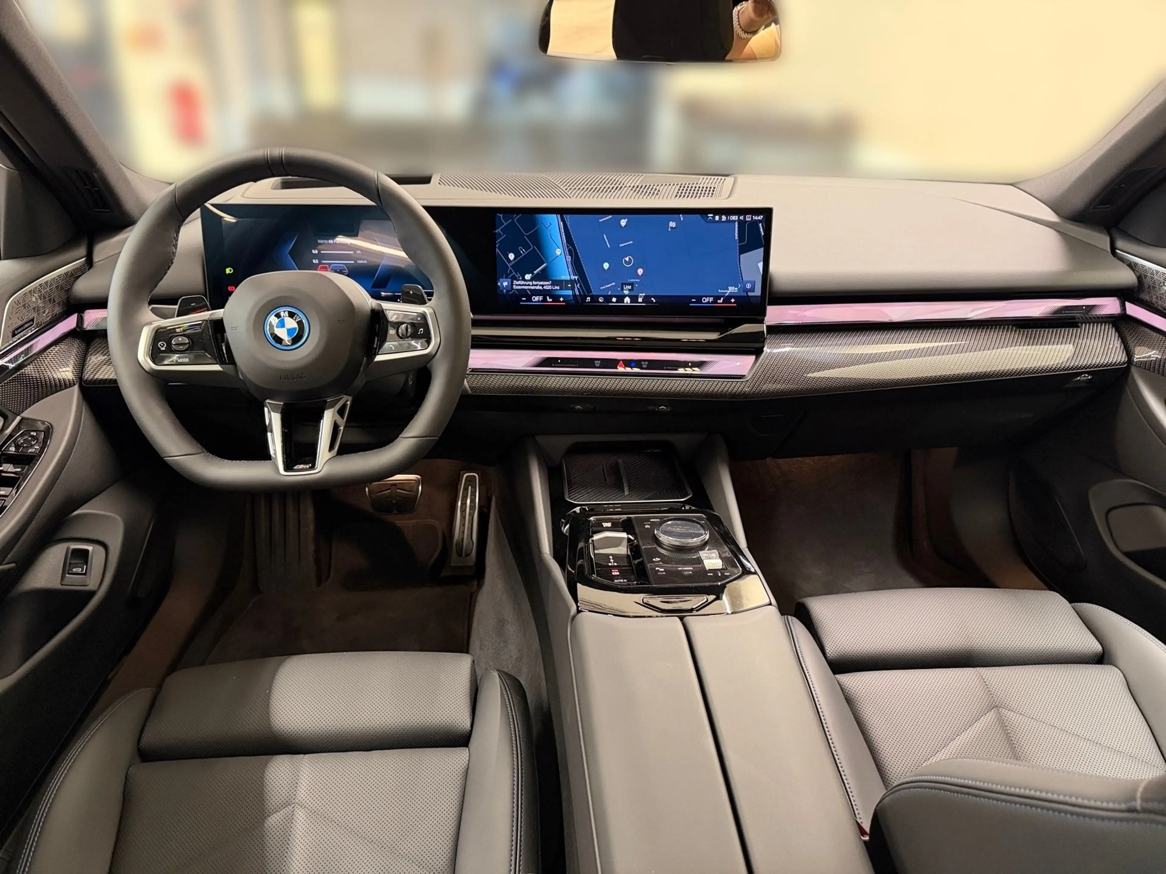 BMW 550 e xDrive — photo 9