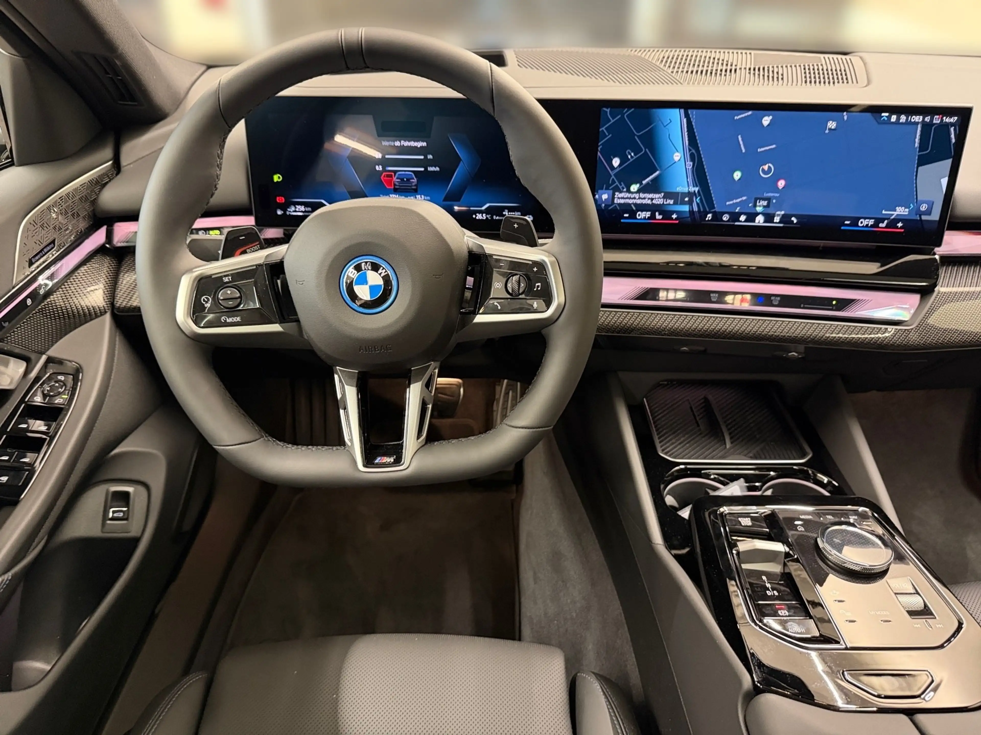 BMW 550 e xDrive — photo 8