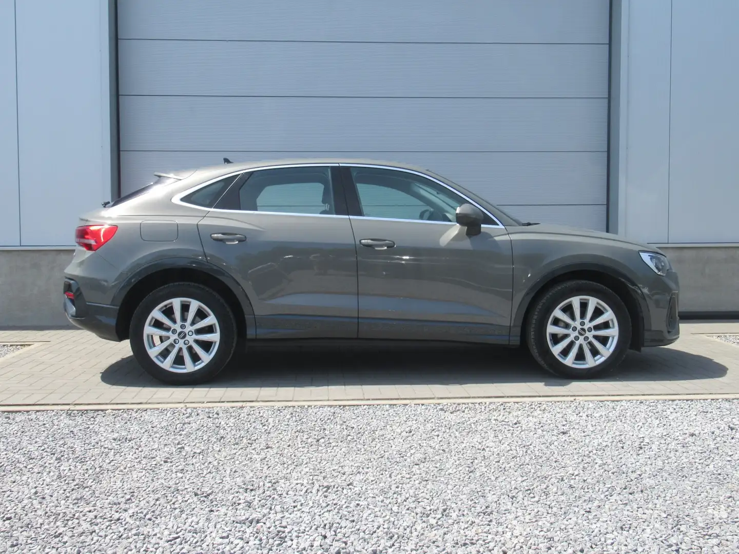 Audi Q3 Sportback 2.0TDi Aut. /€ 20.650 netto / Leder / Grigio - 2