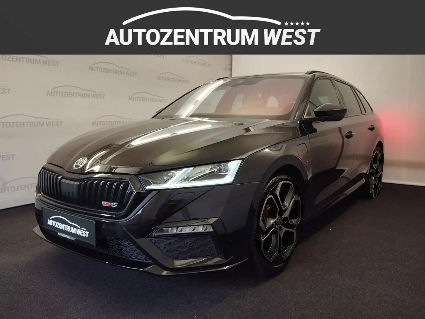 Skoda Octavia Combi RS iV 150/245 DSG Schwarz - 1
