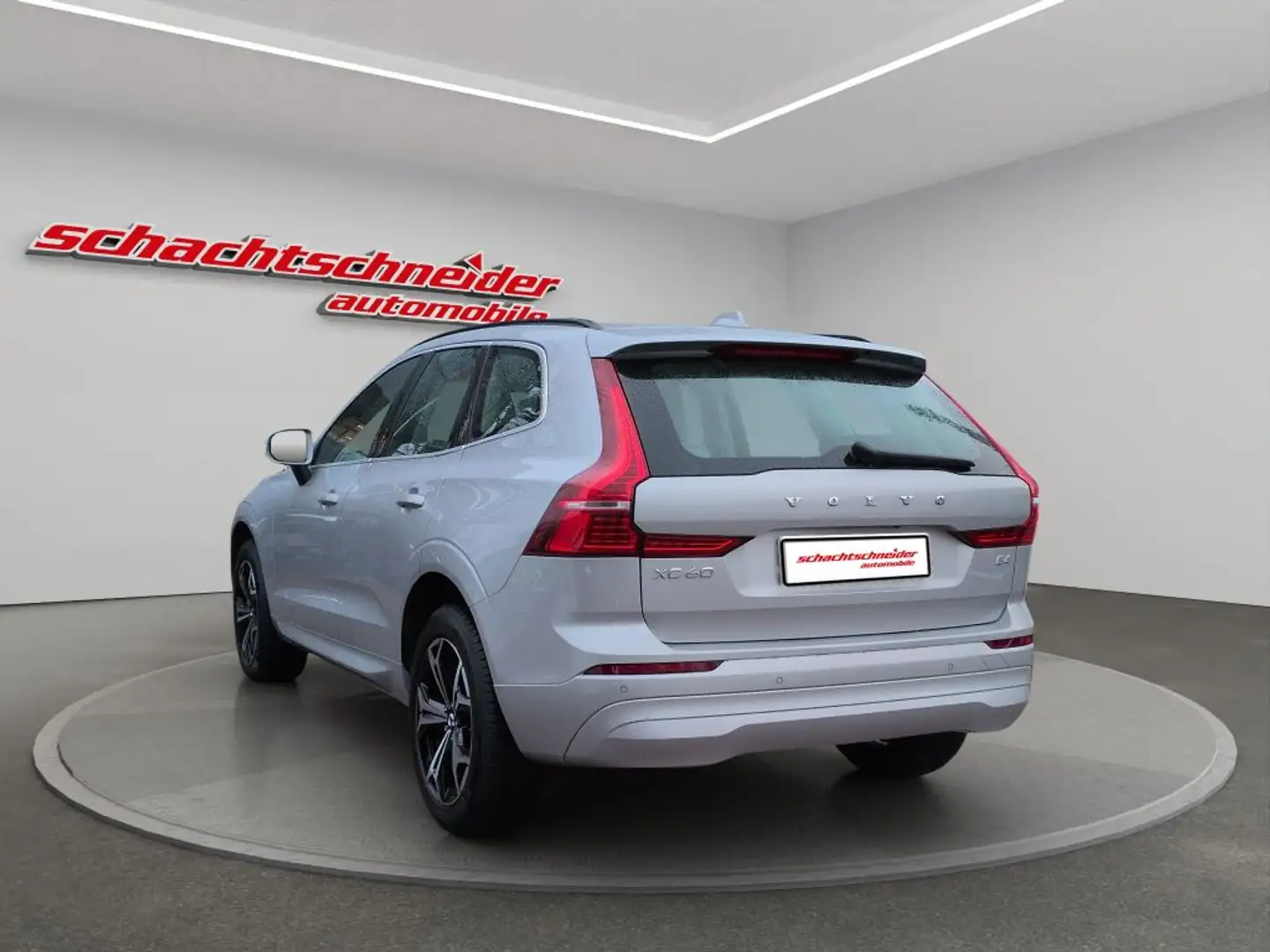 Volvo XC60 B4 D Momentum Pro+Allwetter+Kamera+Leder+ Silber - 2
