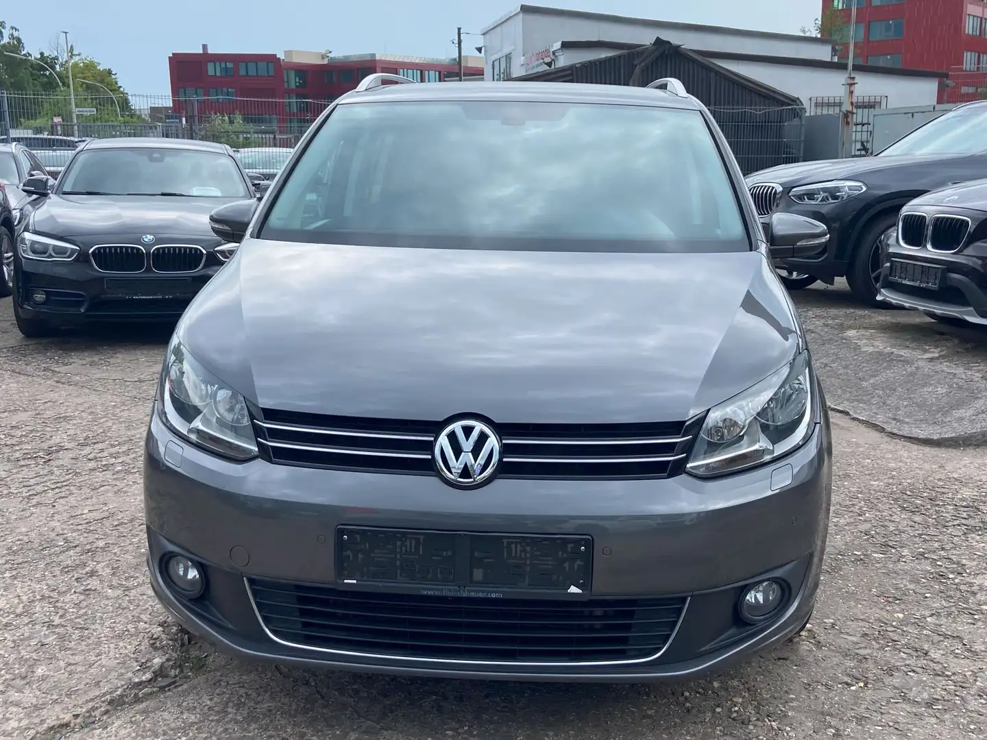 Volkswagen Touran Life /Automatik/7.Sitzer/Klimaauto./Panorama/Navi Grau - 2