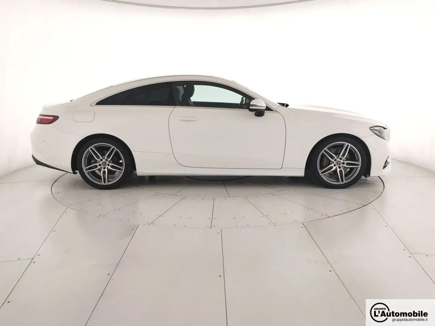 Mercedes-Benz E 220 E Coupe 220 d Premium Plus auto Bílá - 2