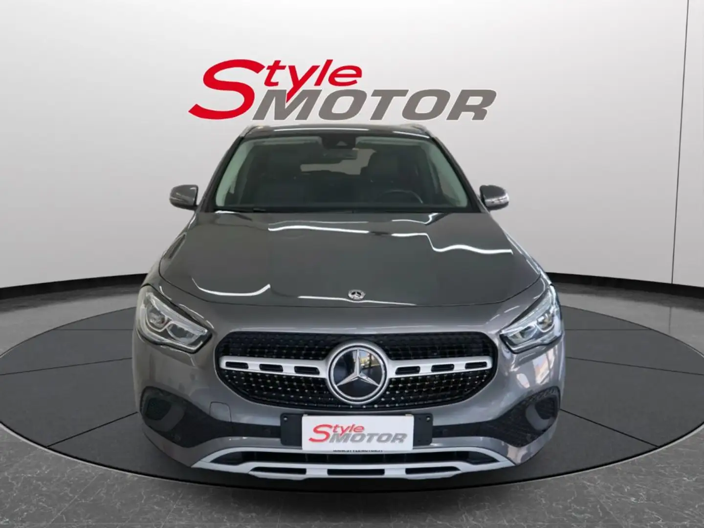 Mercedes-Benz GLA 180 d Automatic Business UFFICIALE UNIPROP. Grigio - 1