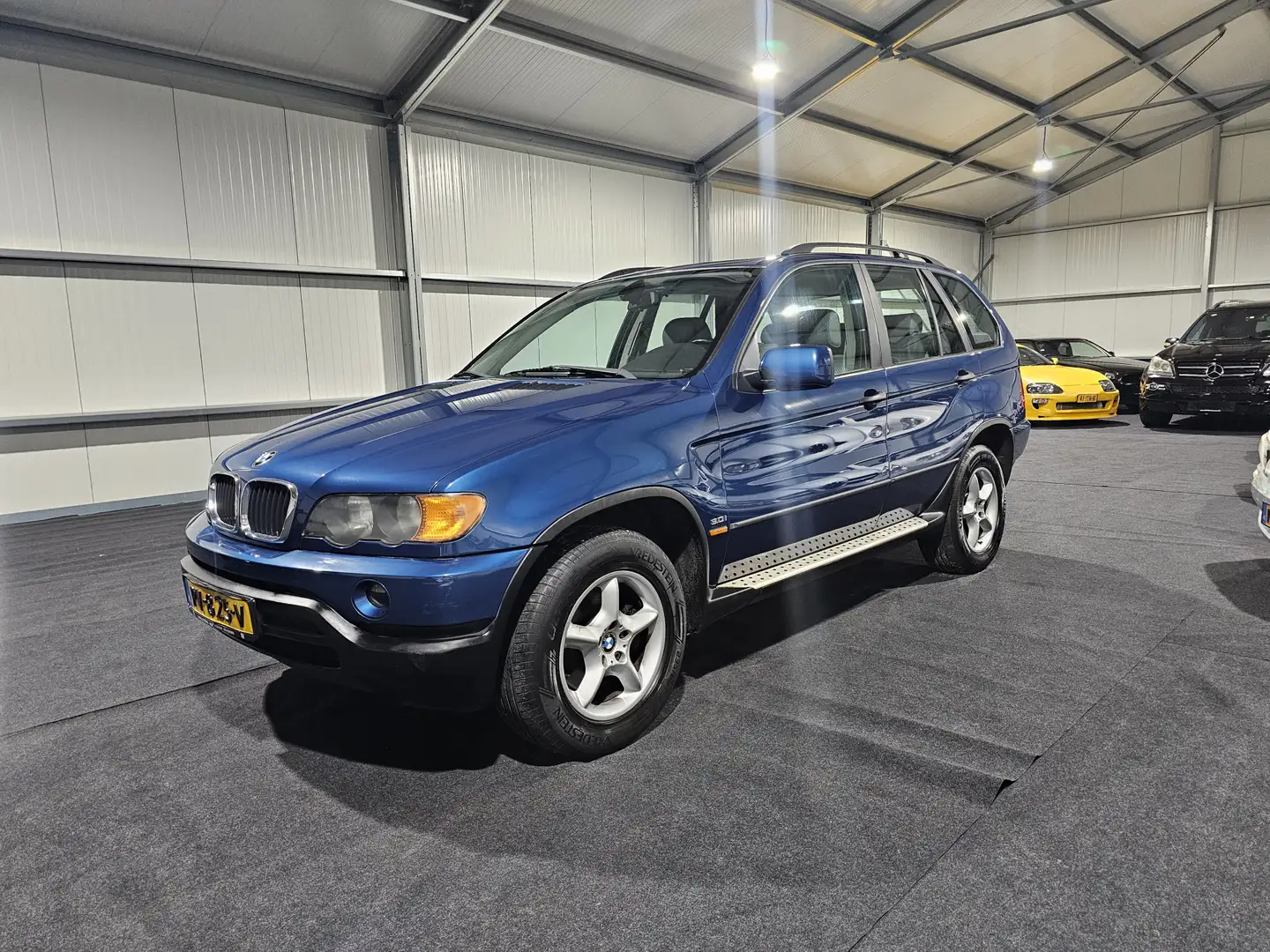 BMW X5 3.0i Executive € 4.090,- excl. btw, Youngtimer Blau - 2