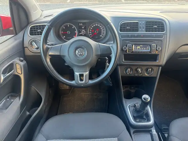 Volkswagen Polo view 2