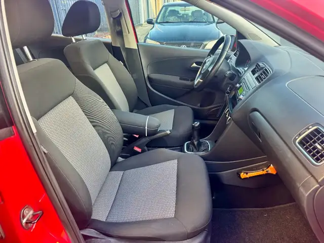 Volkswagen Polo view 9