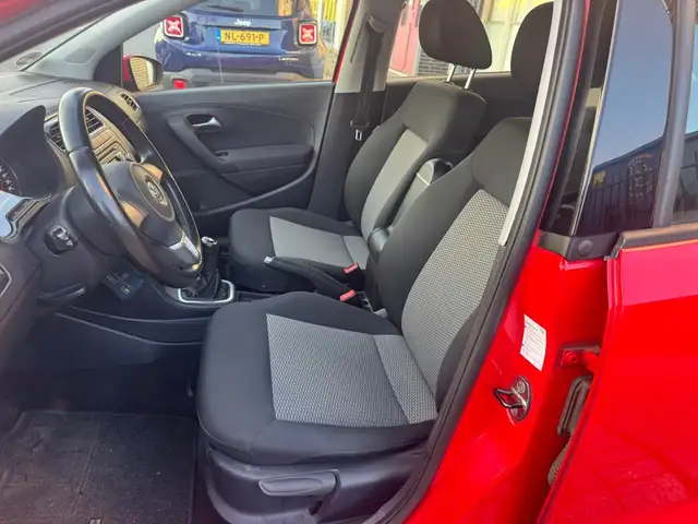 Volkswagen Polo view 10