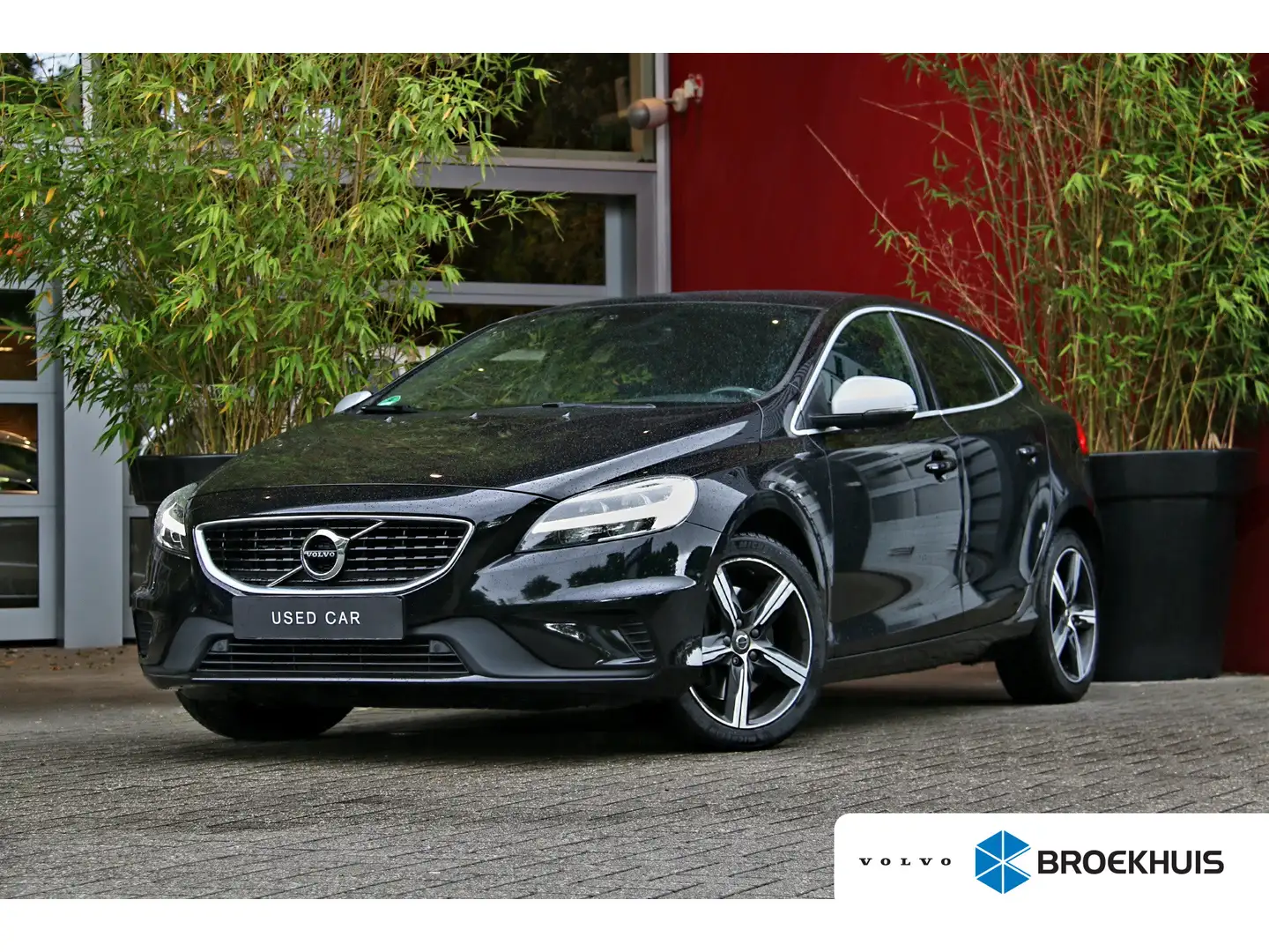 Volvo V40 1.5 T3 Polar+ Sport | R-Design | Trekhaak | Camera Nero - 1