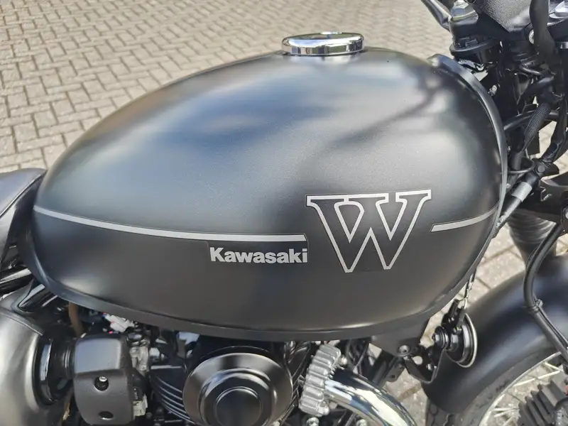 Kawasaki W 800 - foto 2