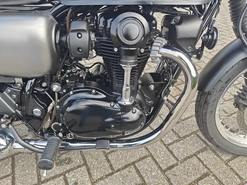 Kawasaki W 800 - foto 6
