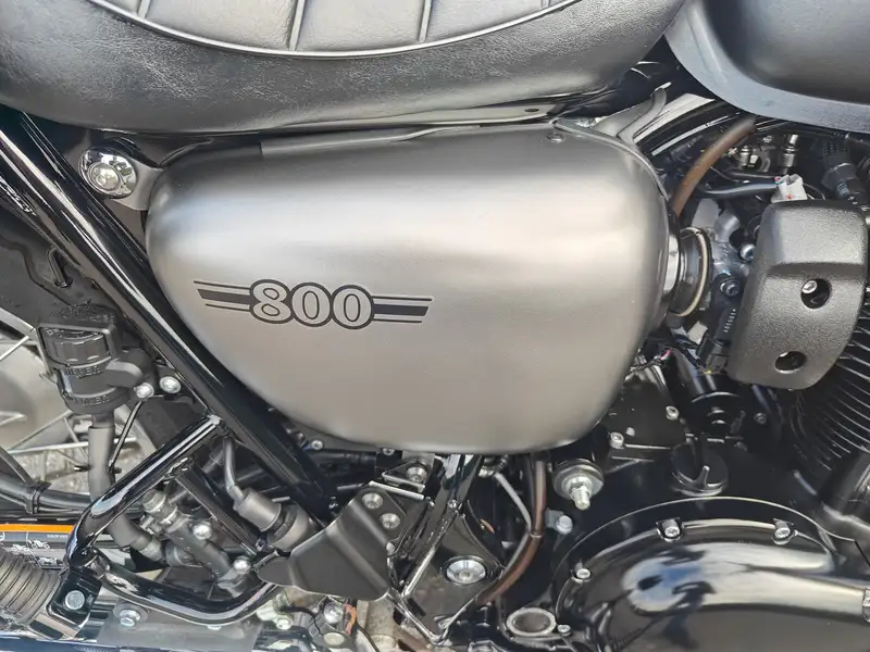 Kawasaki W 800 - foto 5