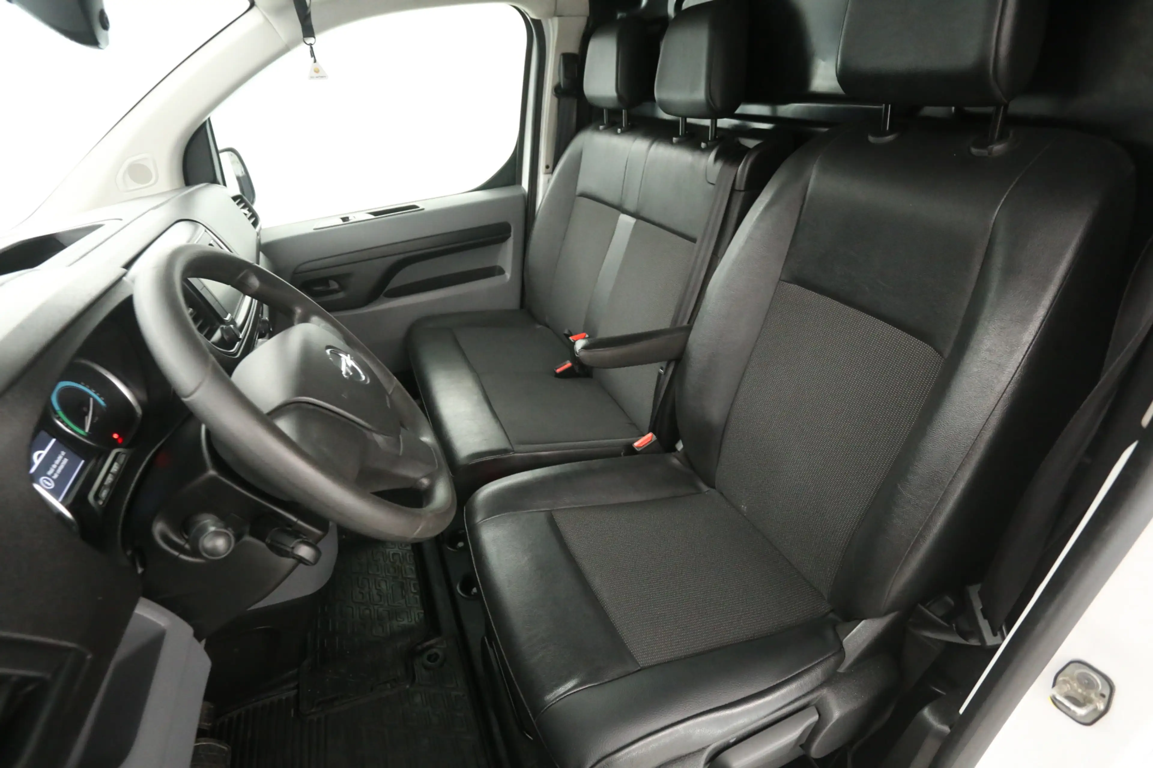 Peugeot e-Expert Opel Vivaro-e 75 kWh L2H1 | Snelladen | SOH 88% | — photo 11