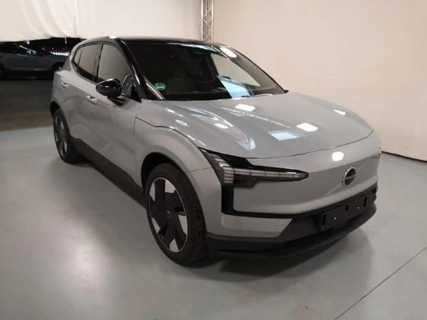 Volvo EX30 Plus FWD Pure Electric Extend Range Gri - 2