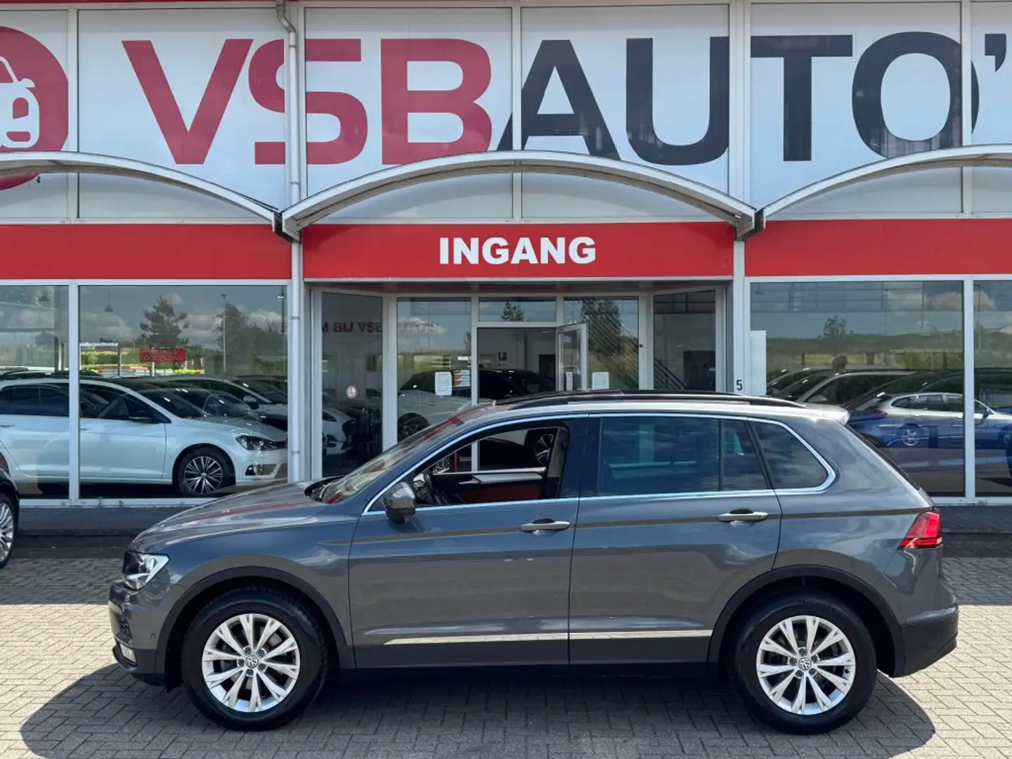 Volkswagen Tiguan 1.5 TSI ACT. 130PK NAVI PANO-DAK CAMERA CARPLAY Gris - 2