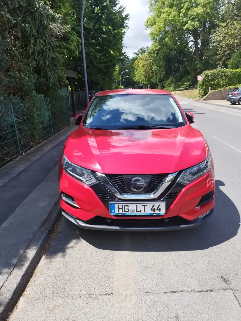 Nissan Qashqai Qashqai 1.2 DIG-T N-Connecta Červená - 2