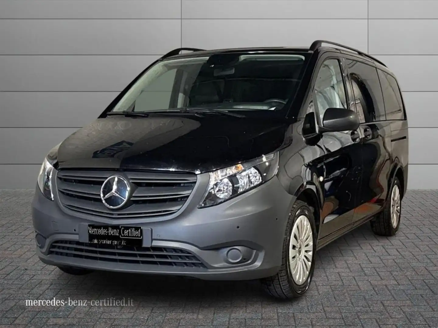 Mercedes-Benz Vito 2.0 114 CDI Tourer Long Schwarz - 1