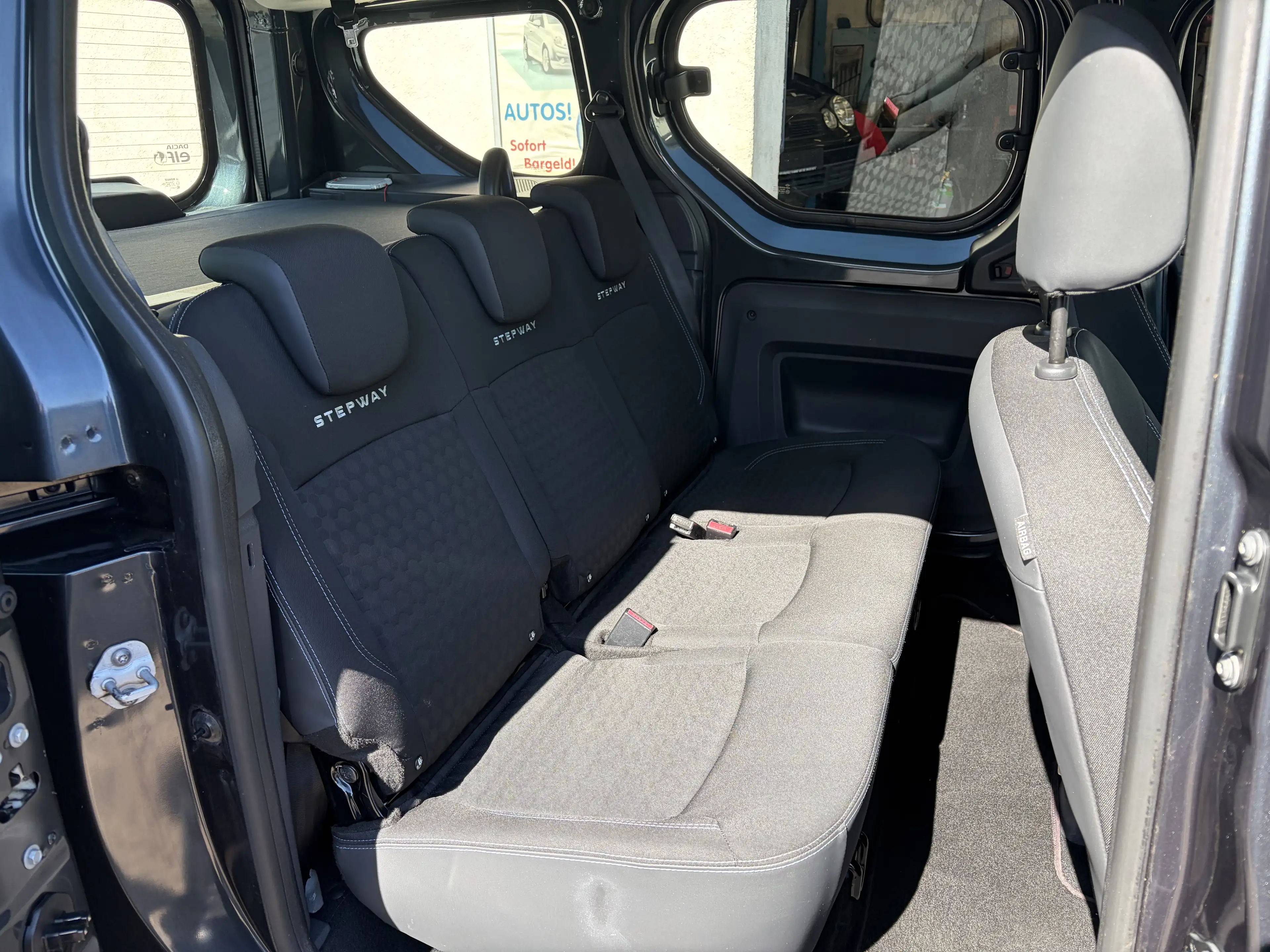 Dacia Dokker Stepway 1.2 * Klima * Navi * AHK * HU + Serv. neu — photo 7