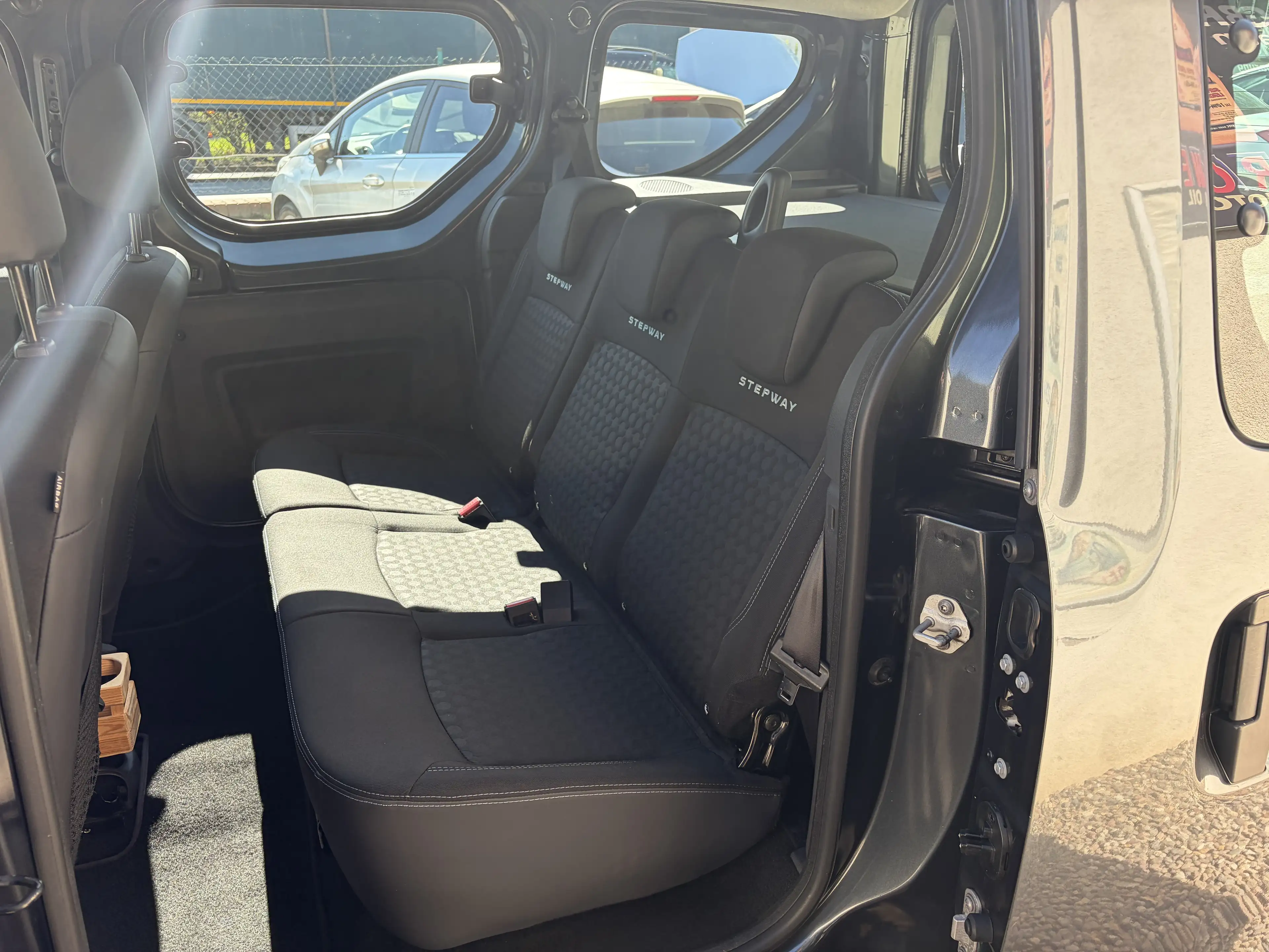 Dacia Dokker Stepway 1.2 * Klima * Navi * AHK * HU + Serv. neu — photo 14