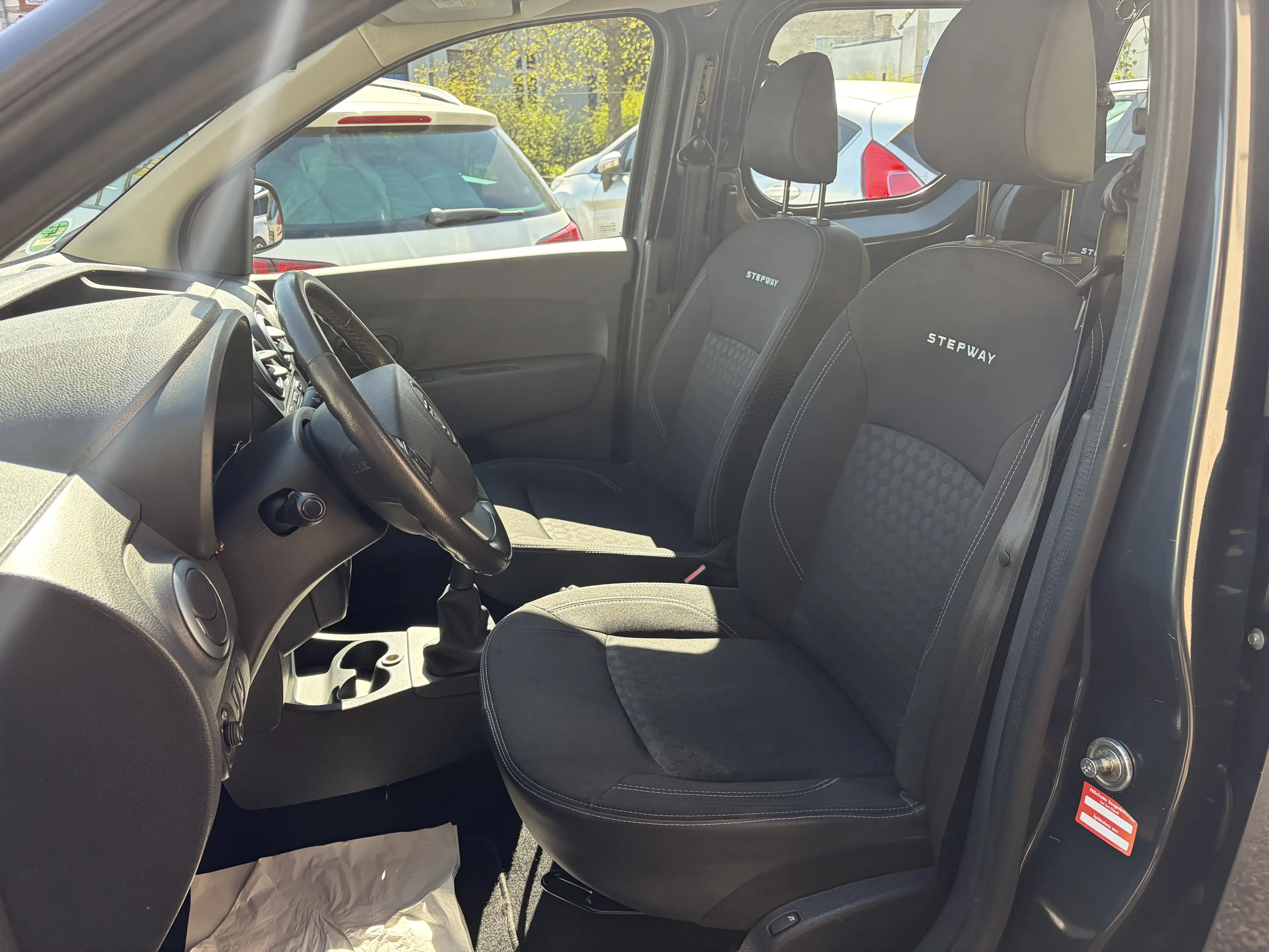 Dacia Dokker Stepway 1.2 * Klima * Navi * AHK * HU + Serv. neu — photo 15