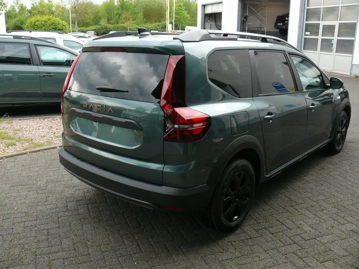 Dacia Jogger Extreme,Klima,Sitzh,PDC,Kam,Car-Play,Hybr Зелений - 2