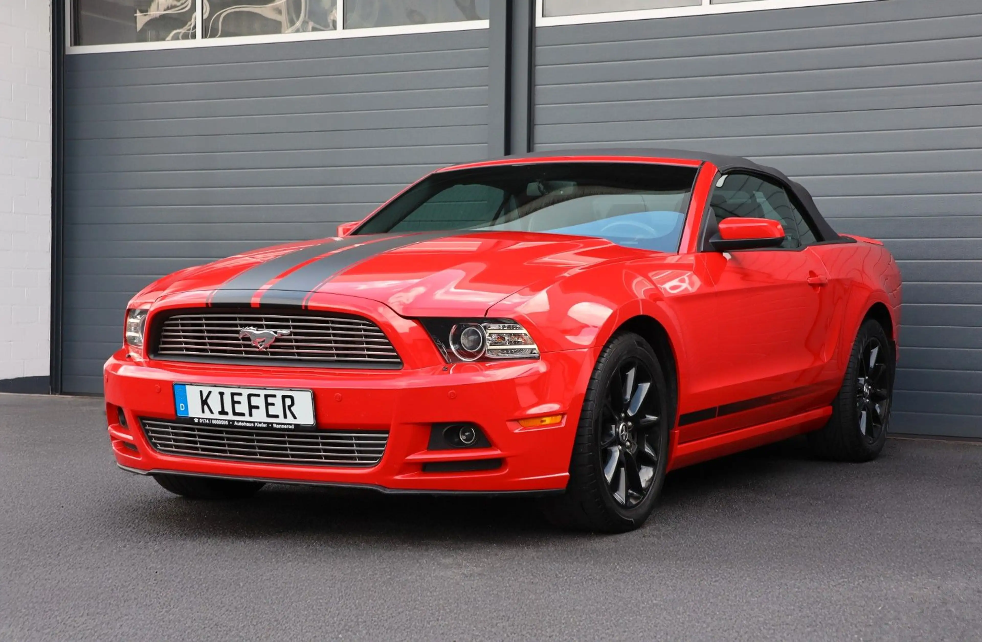 Ford Mustang V6 3.7 Cabrio/Xenon/PDC/R18 — photo 3