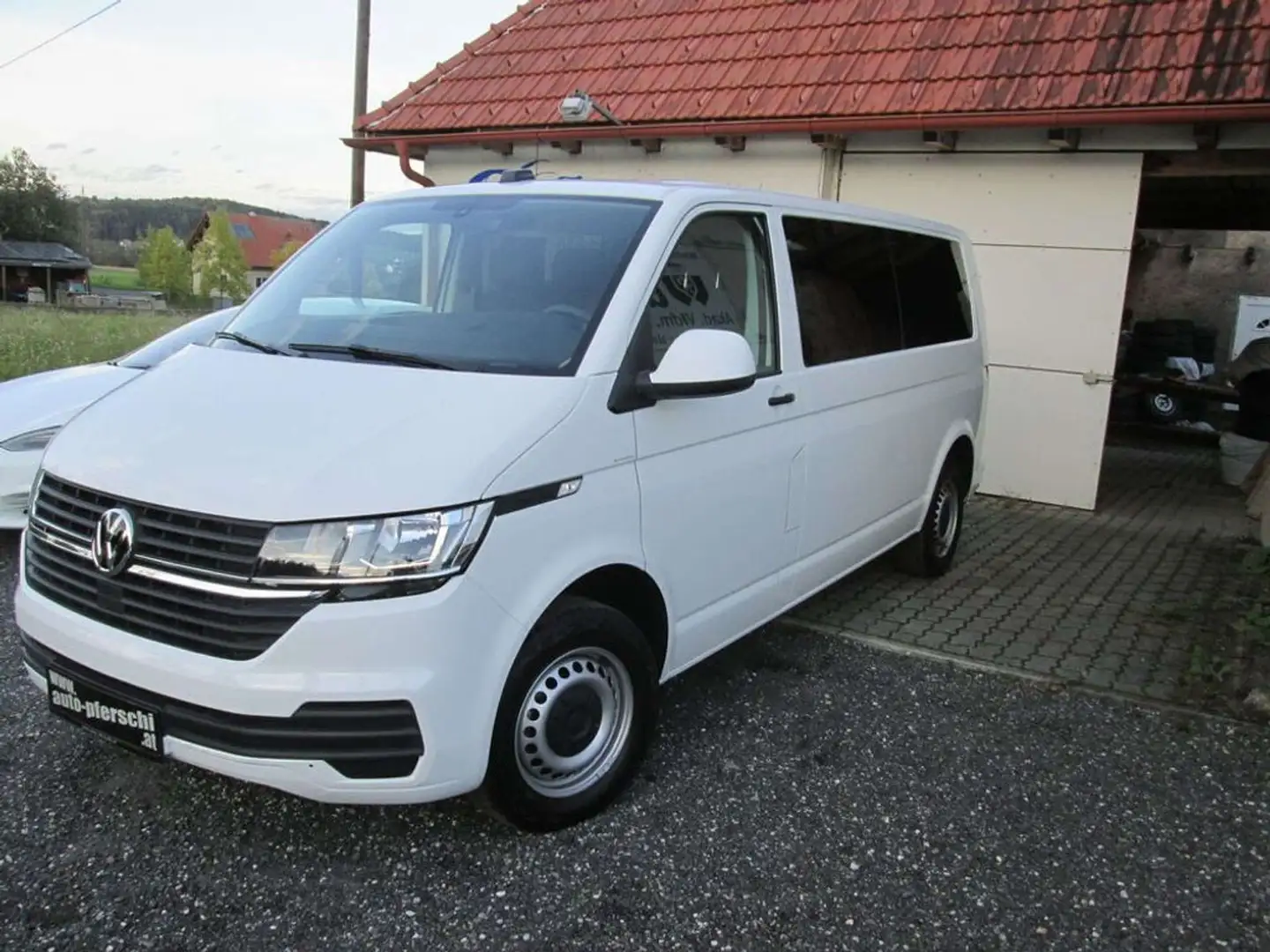 Volkswagen T6 Kombi LR 2,0 TDI 4Motion Weiß - 2