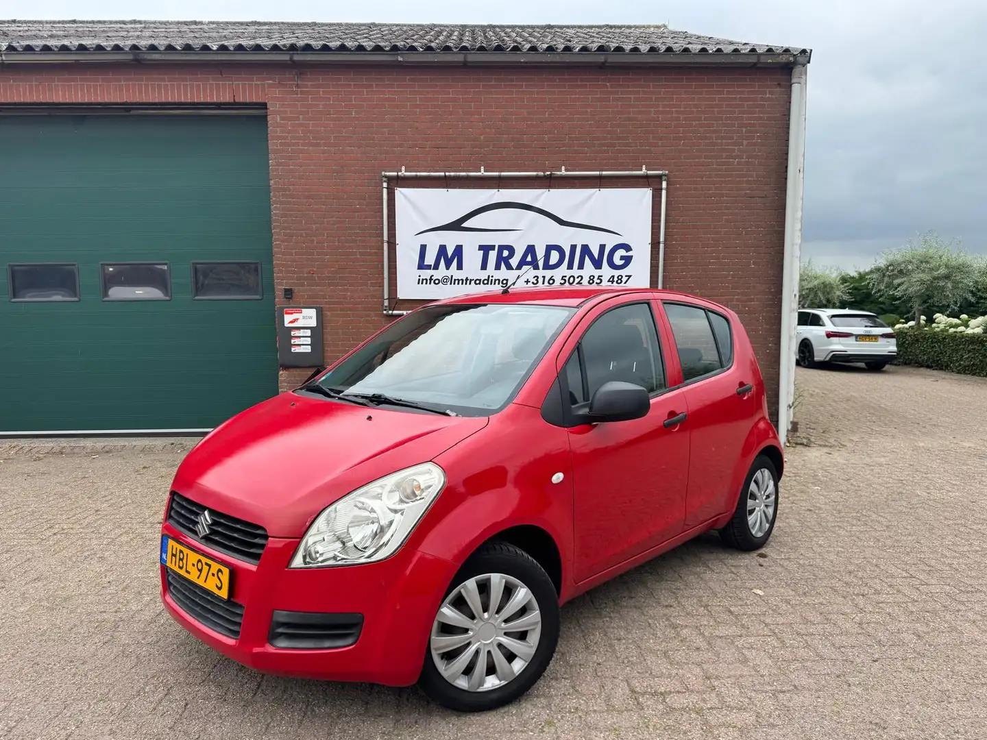 Suzuki Splash 1.0 Comfort NIEUWE APK + GROOT ONDERHOUD, KOPPELIN Červená - 1