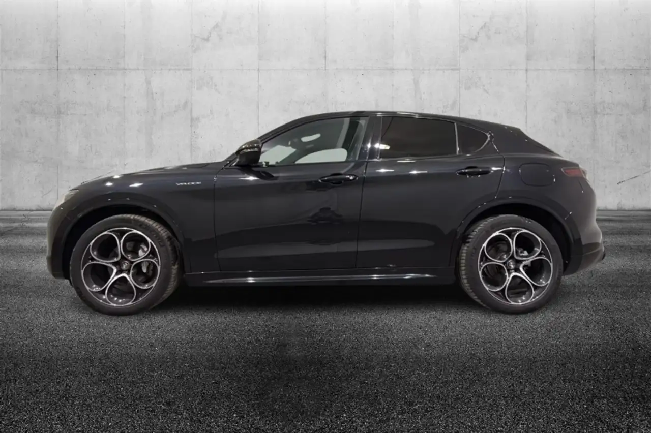 Alfa Romeo Stelvio 2023