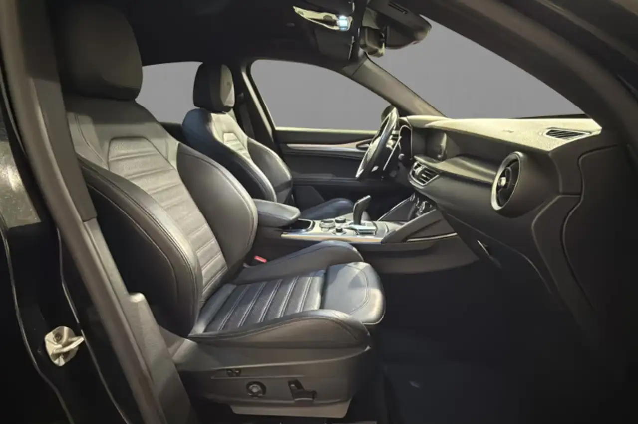 Alfa Romeo Stelvio 2023