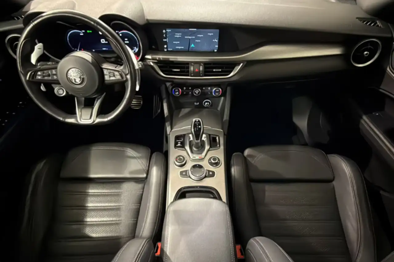 Alfa Romeo Stelvio 2023