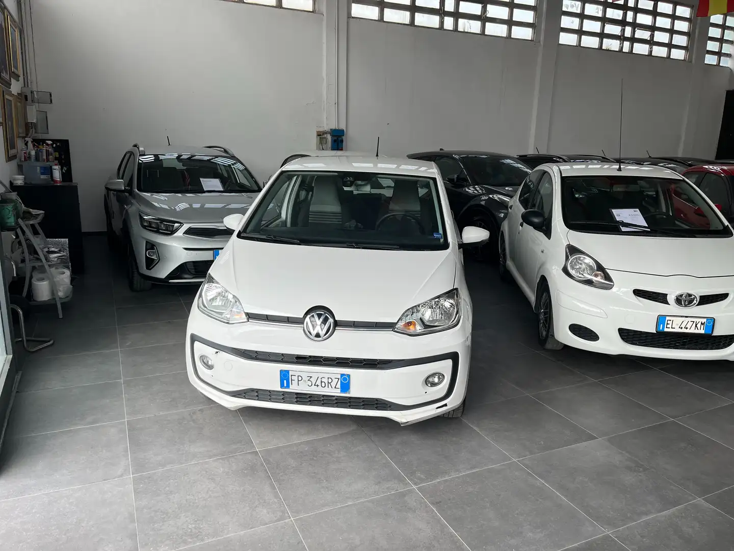 Volkswagen up! up! 5p 2017 5p 1.0 Move 60cv Bianco - 1