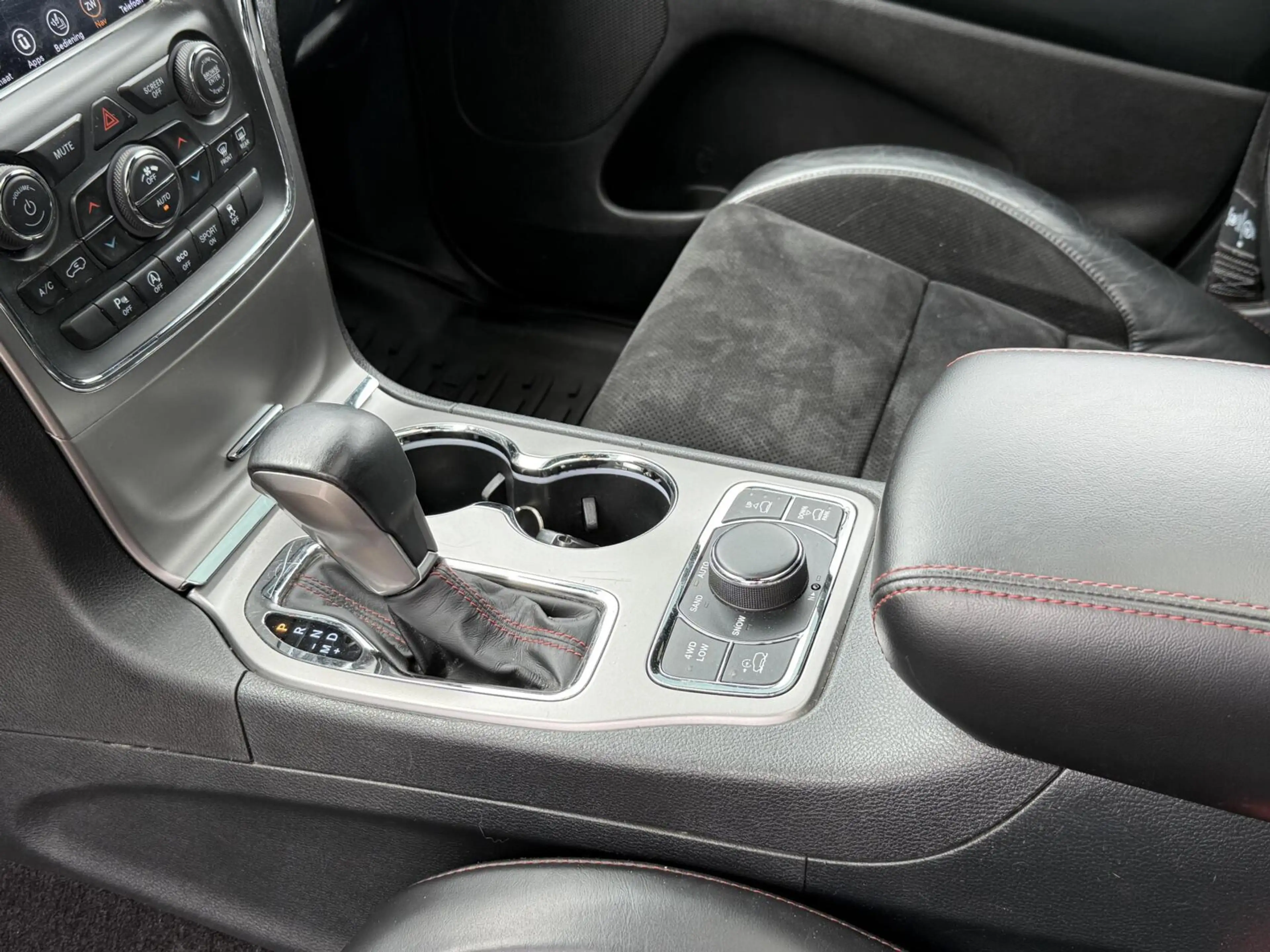 Jeep Grand Cherokee 3.0 CRD Limited Trail Hawk — photo 6