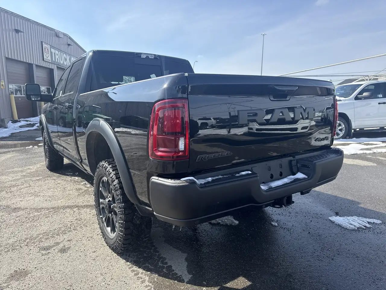 RAM 2500 снимка RAM 2500