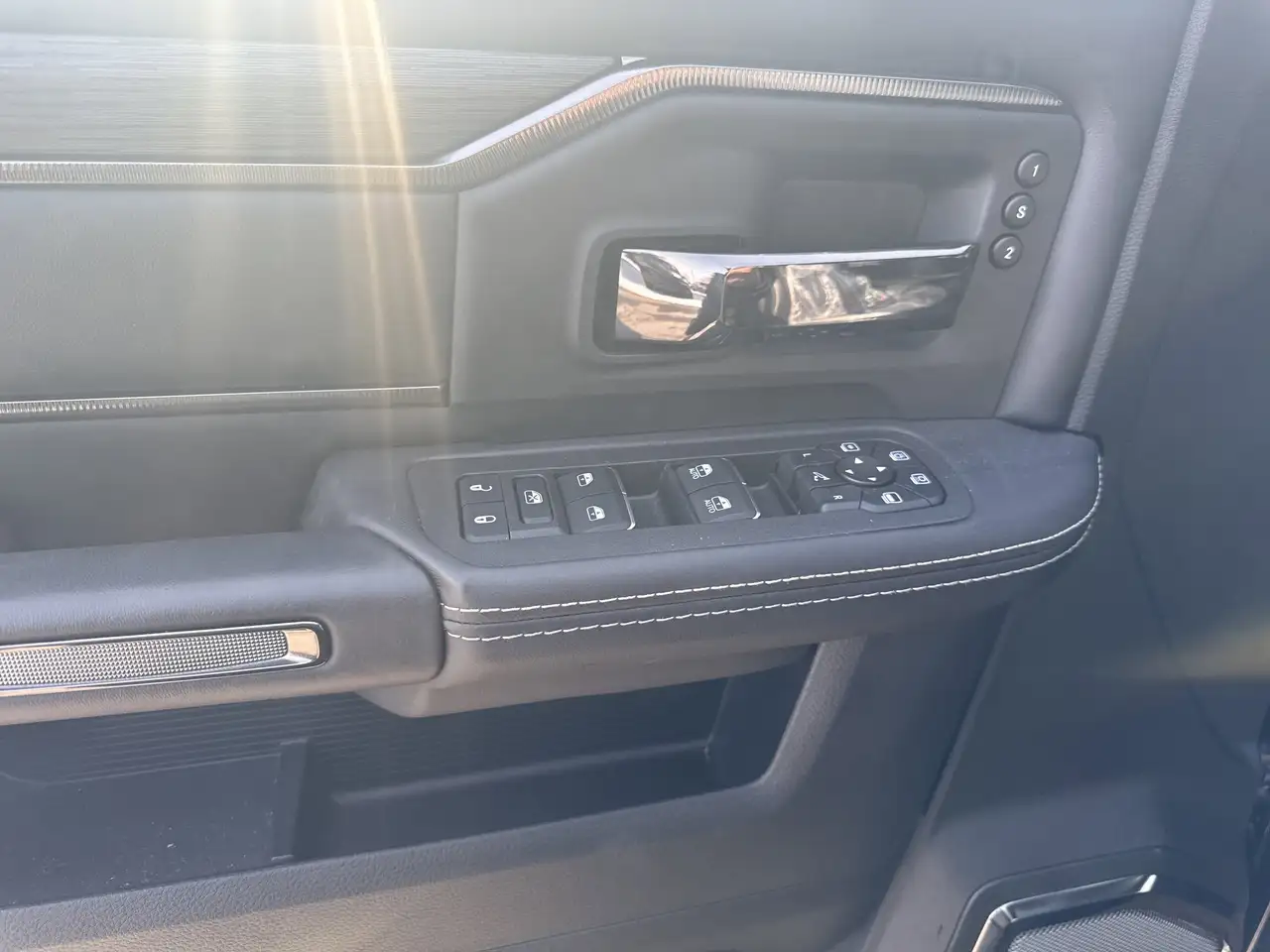 RAM 2500 снимка RAM 2500