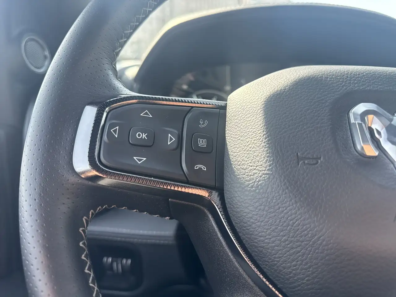 RAM 2500 снимка RAM 2500