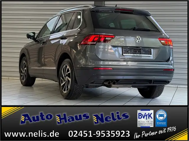 Volkswagen Tiguan view 5