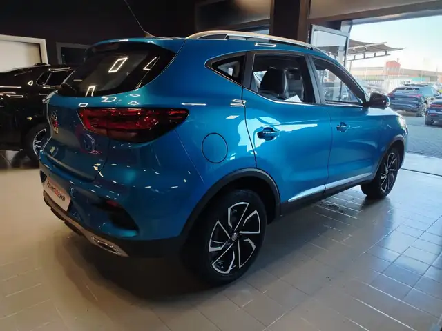 MG ZS view 4