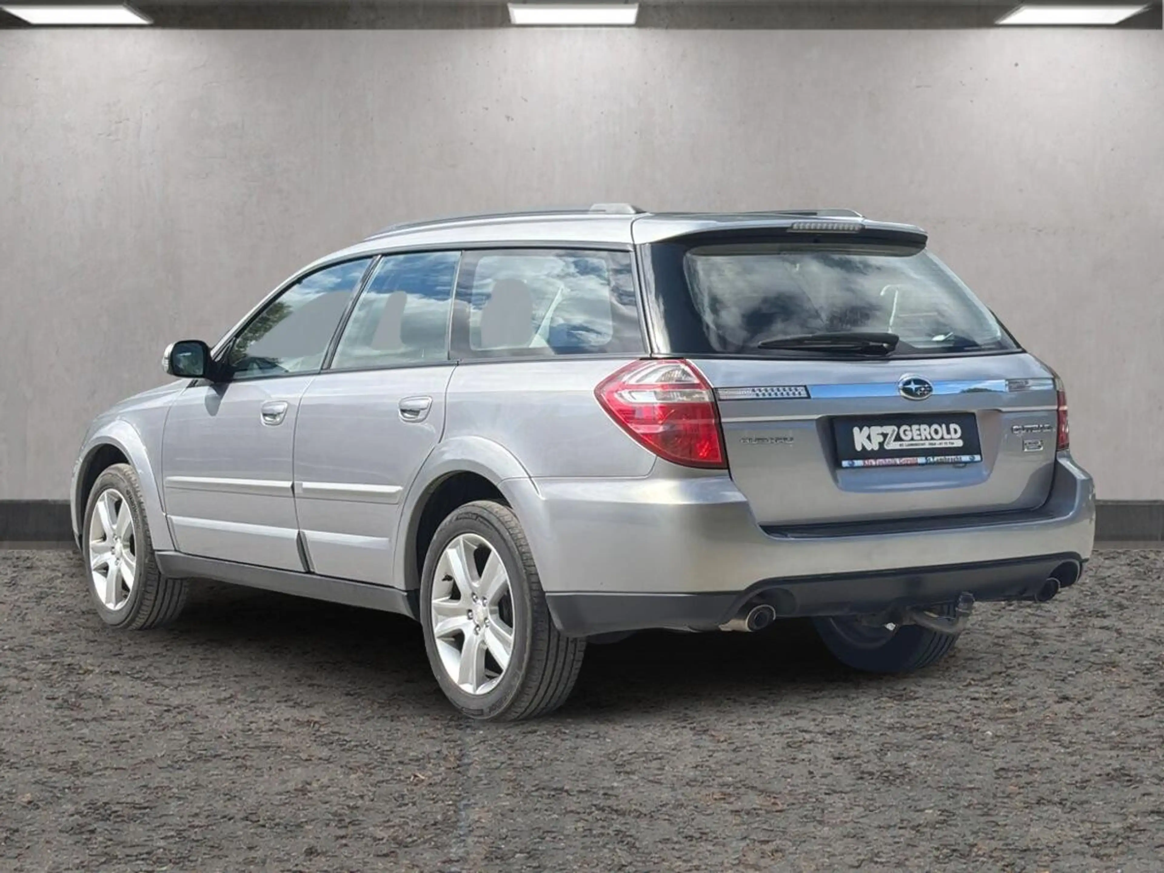 Subaru OUTBACK Outback Touring Wagon 2,0 D Comfort AWD — photo 3