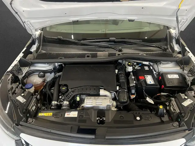 Peugeot 2008 view 8