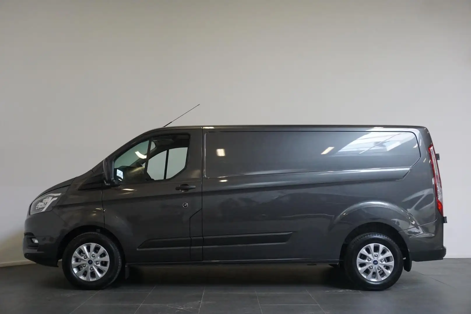 Ford Transit Custom 300 2.0 TDCI L2H1 Trend Automaat Navigatie Camera Gris - 2