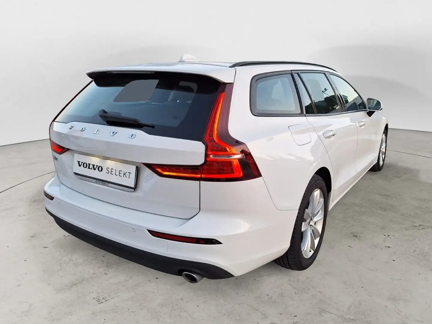 Volvo V60 D3 150 CV Automatica NAVI LED Business Plus Bianco - 2