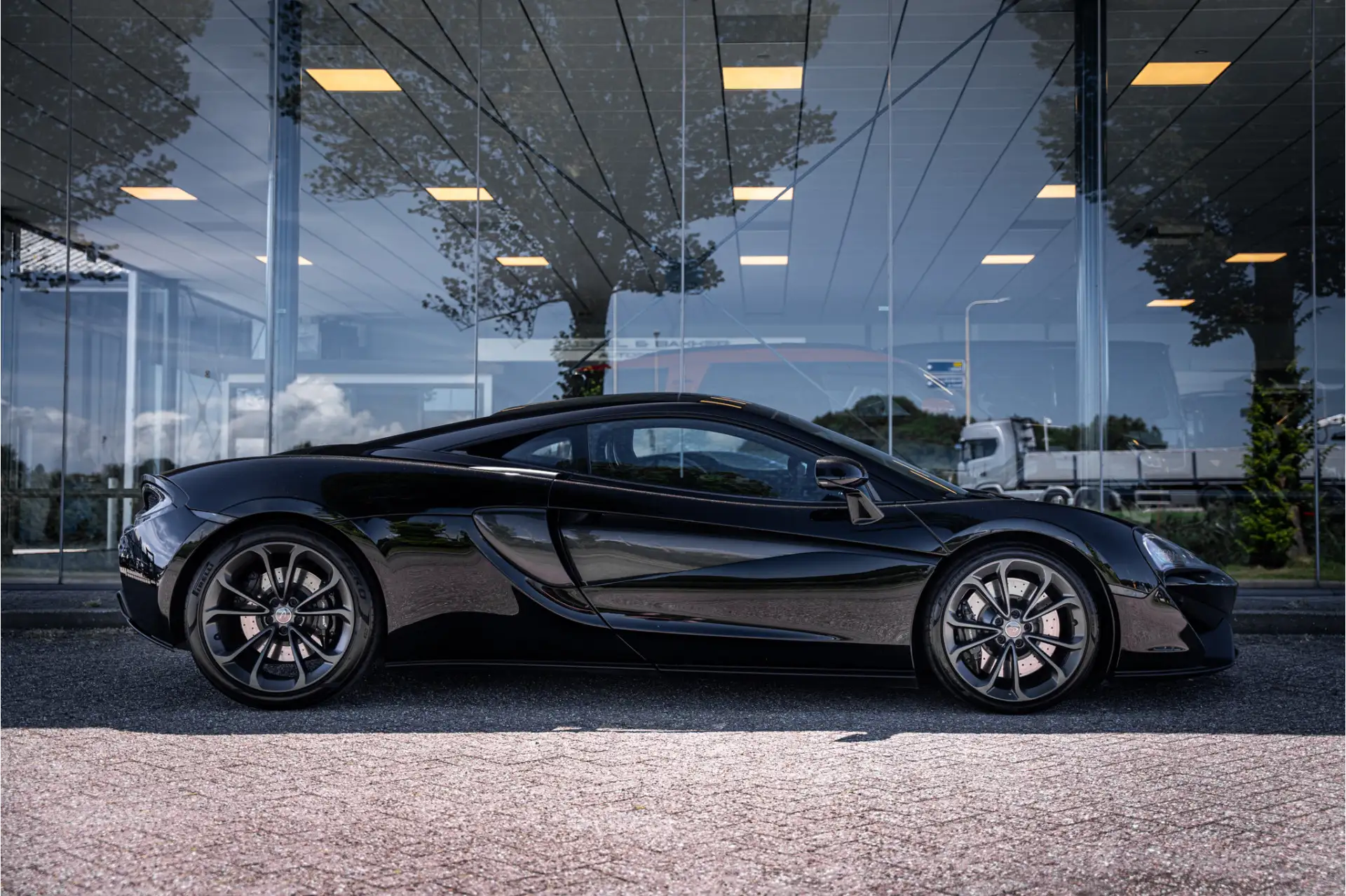 맥라렌 540C 540 Coupe 2017 검정 사진 8