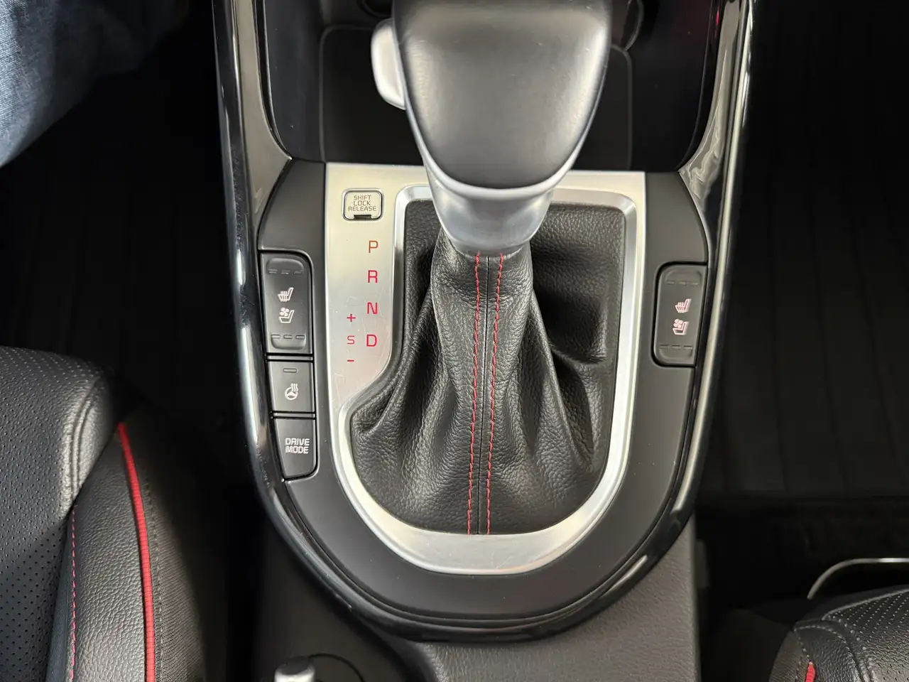 Kia Forte снимка Kia Forte