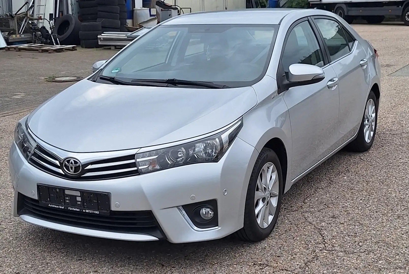 Toyota Corolla 1.6 LPG Prinz Zilver - 1